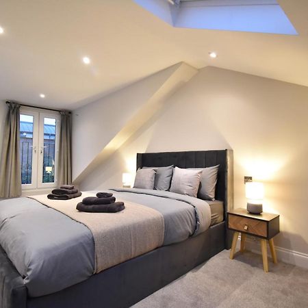 Stunning 3 Bed Apartment Londra Exterior foto