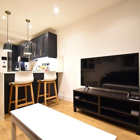 Stunning 3 Bed Apartment Londra Exterior foto