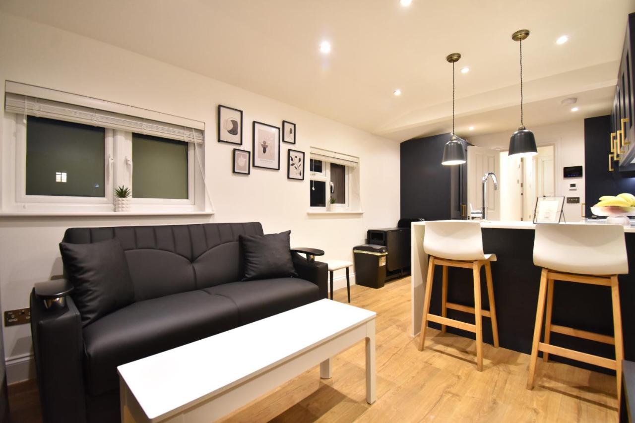 Stunning 3 Bed Apartment Londra Exterior foto