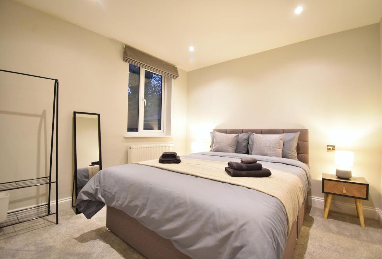 Stunning 3 Bed Apartment Londra Exterior foto