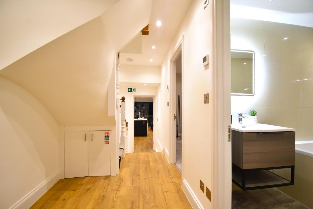 Stunning 3 Bed Apartment Londra Exterior foto