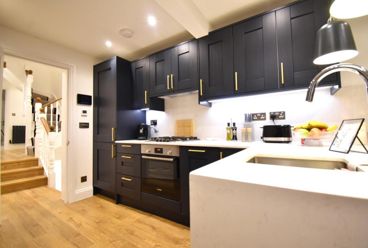 Stunning 3 Bed Apartment Londra Exterior foto