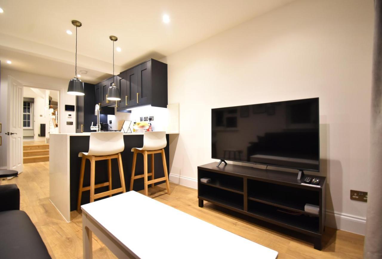 Stunning 3 Bed Apartment Londra Exterior foto